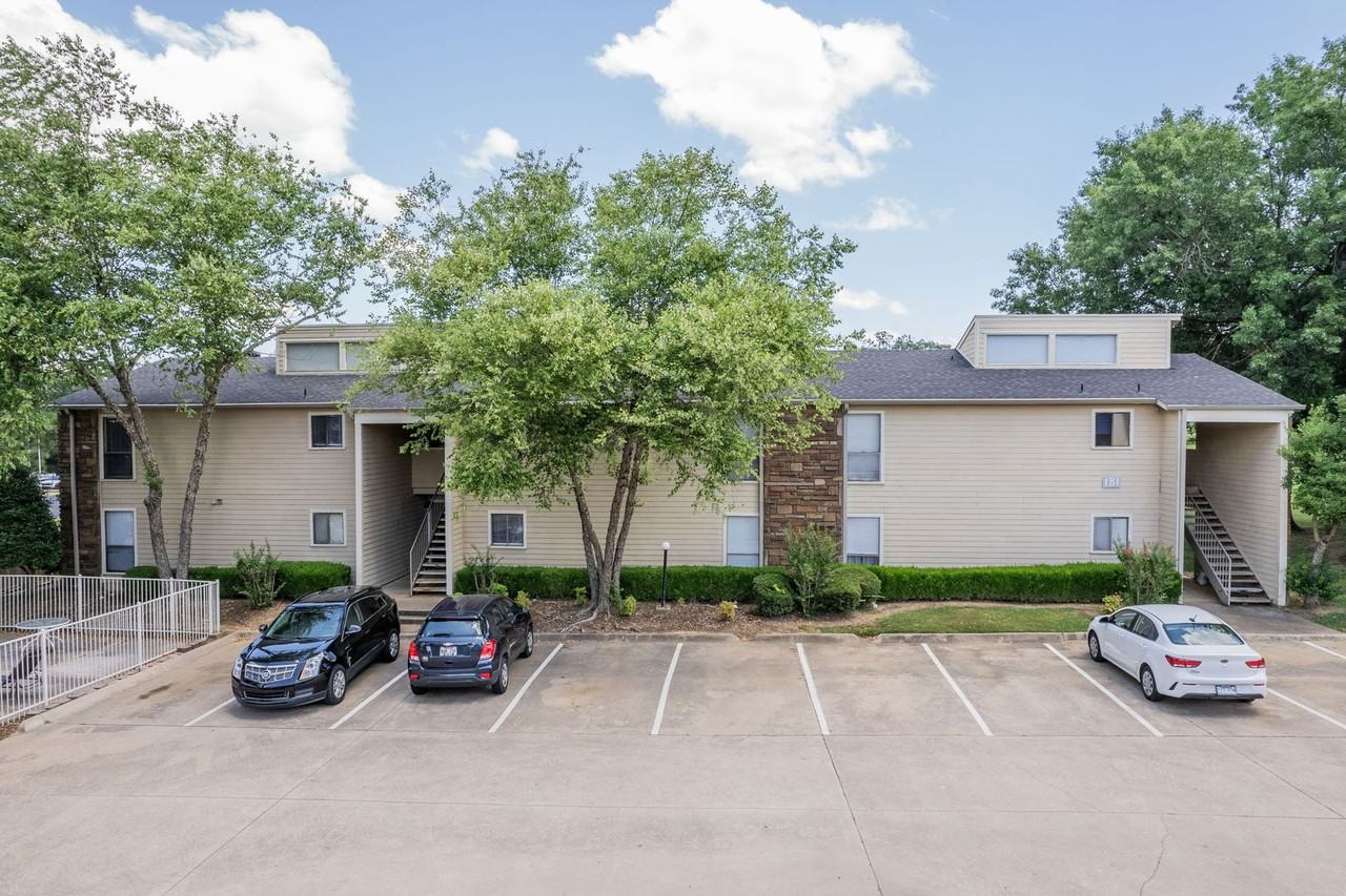 Welcome Home to Fairway at Fianna Hills – Fort Smith Living with a Scenic View - Photo 5 of 32