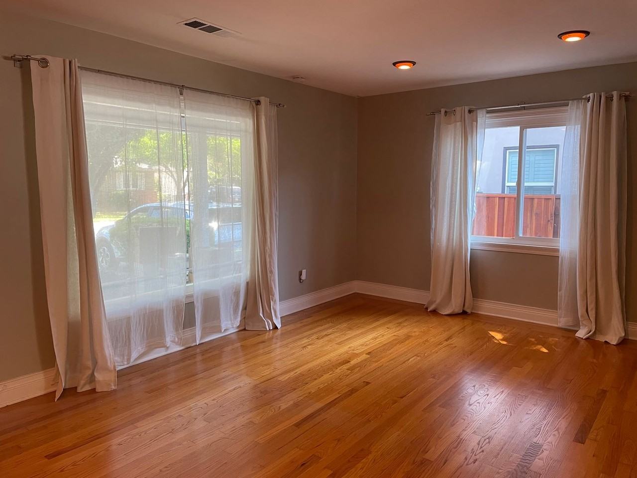 140 San Antonio Way - Photo 3 of 12