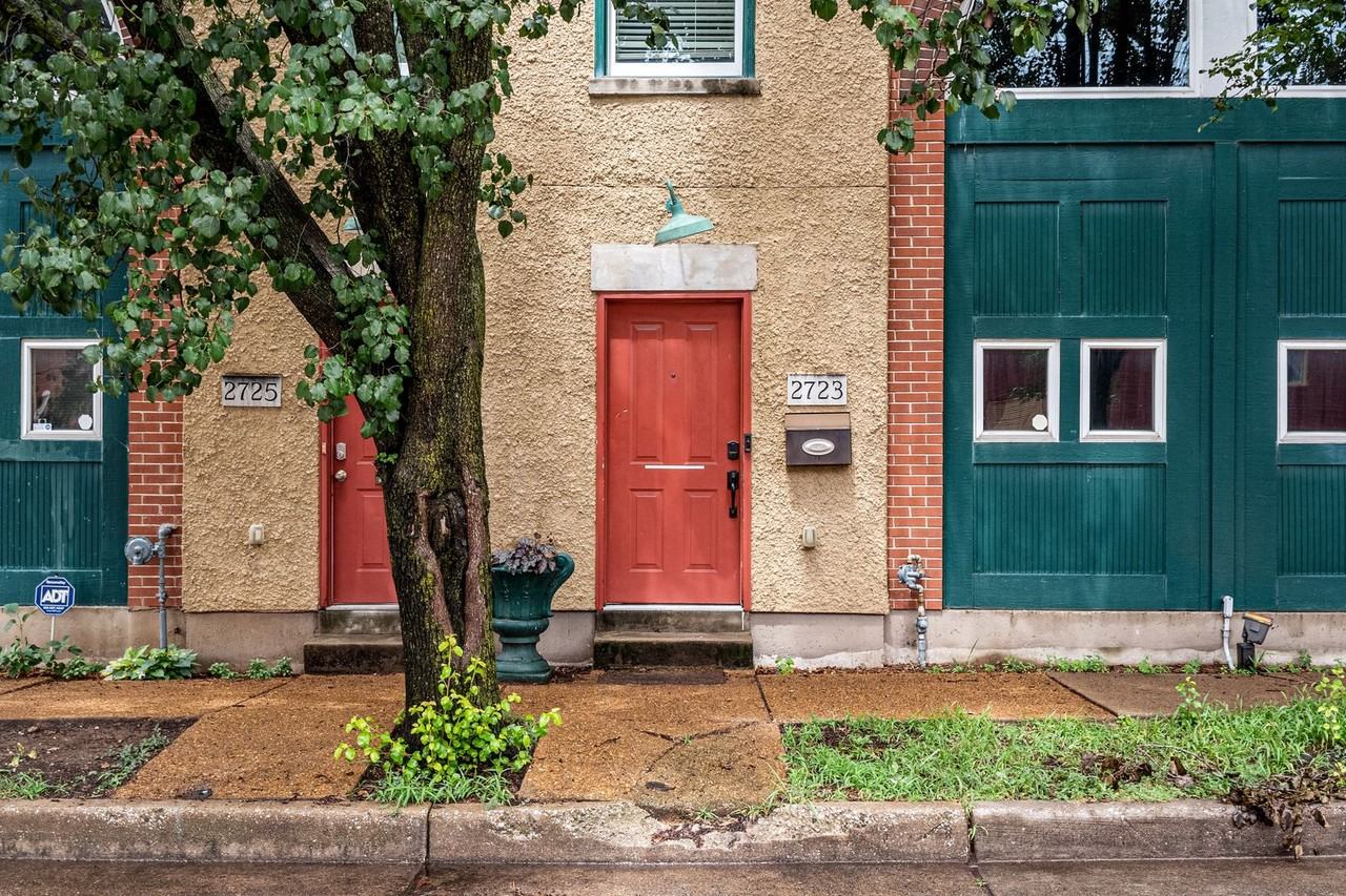 2723 Lemp Ave - Photo 2 of 28