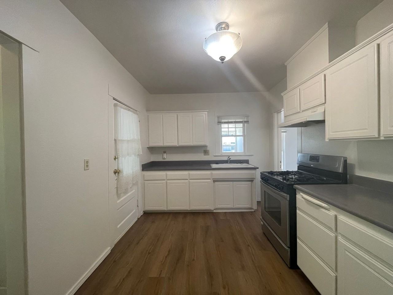 9230 Curbaril Ave - Photo 4 of 29