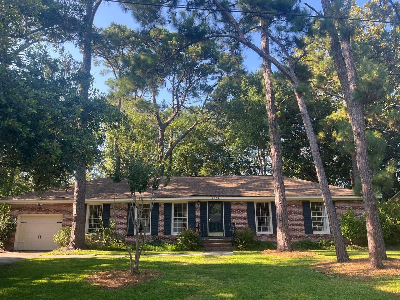 1274 Camerton St - Photo 2 of 29