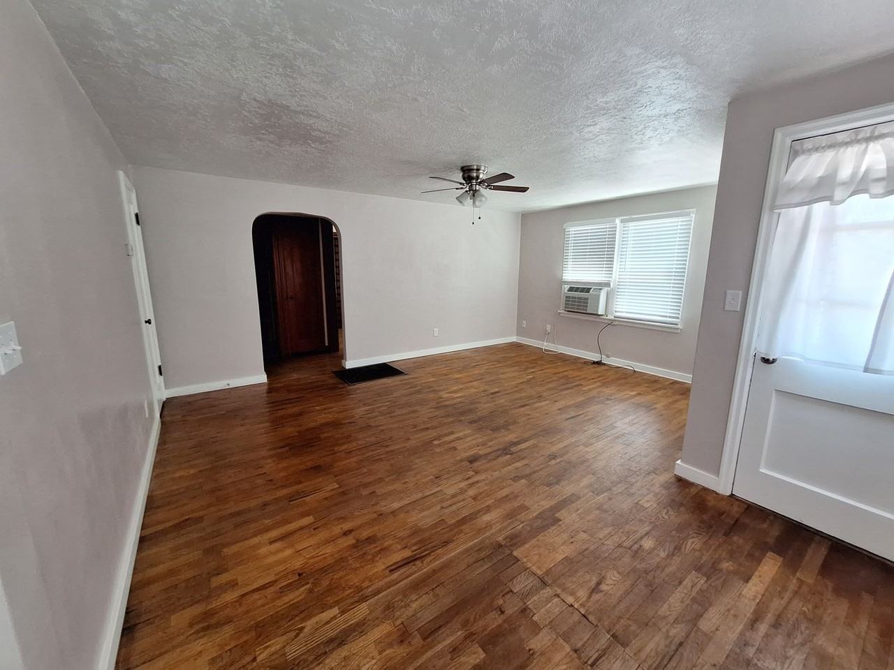 116 Nw 9th St - Photo 2 of 13