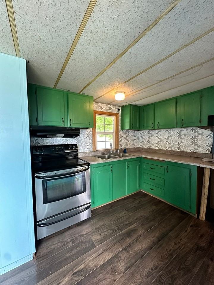 503 N Chelan Ave - Photo 3 of 10