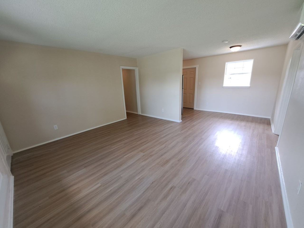 110 Aquamarine Ave - Photo 3 of 32