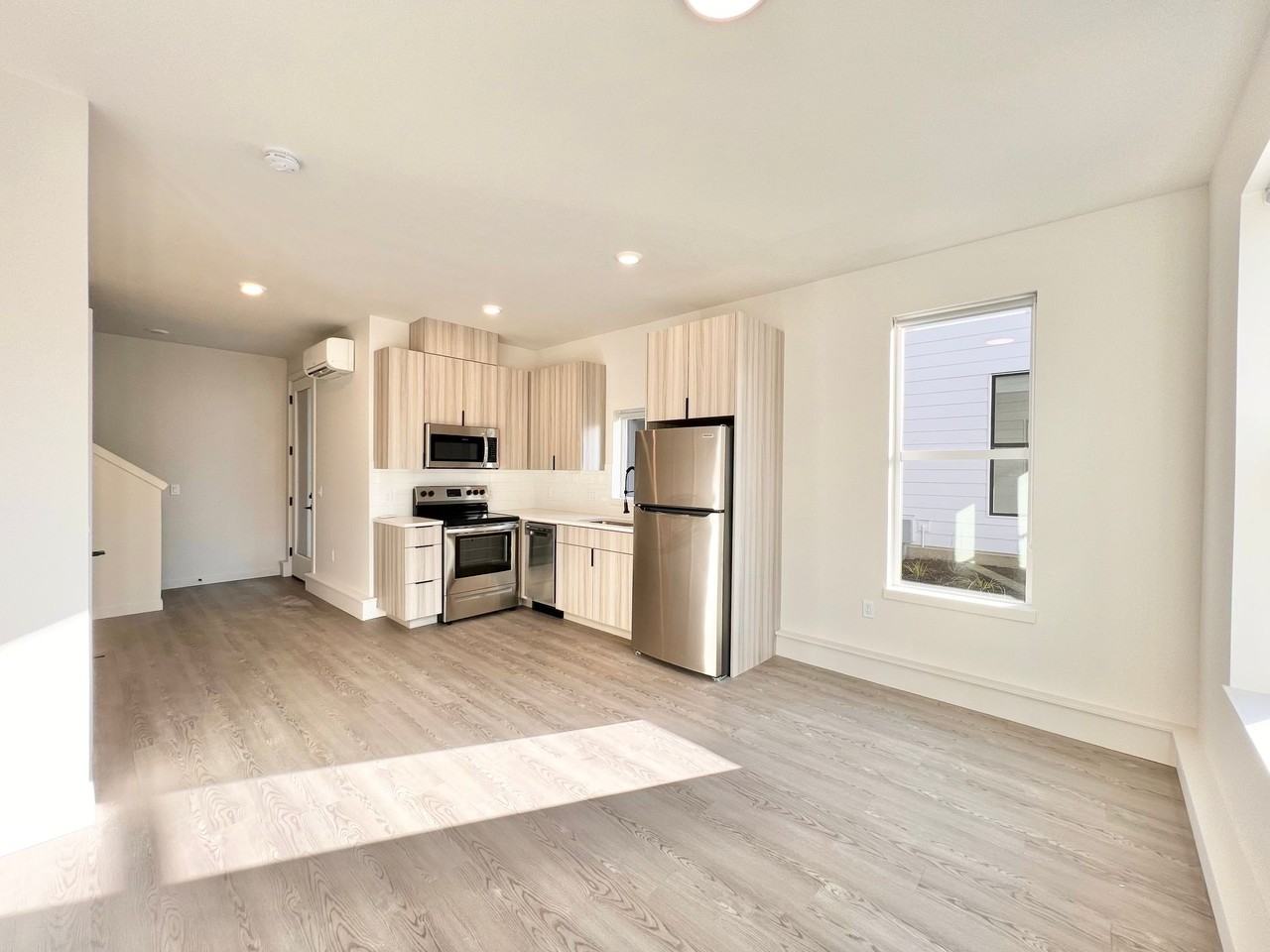 L0529 - Drummond Townhomes 2 - Photo 6 of 24