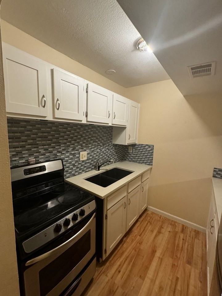 3000 Broadway #16 - Photo 6 of 11