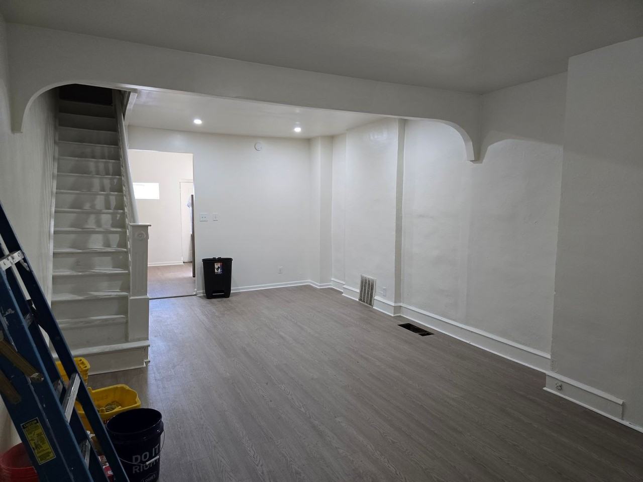 47 N Hobart St - Photo 2 of 11