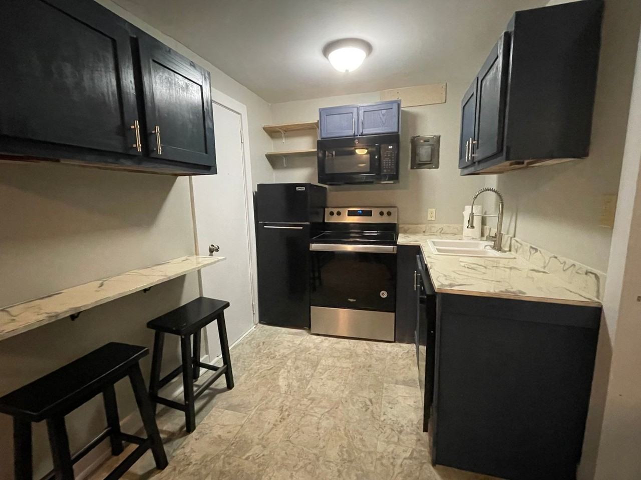 1212 5th St Se - Photo 3 of 11