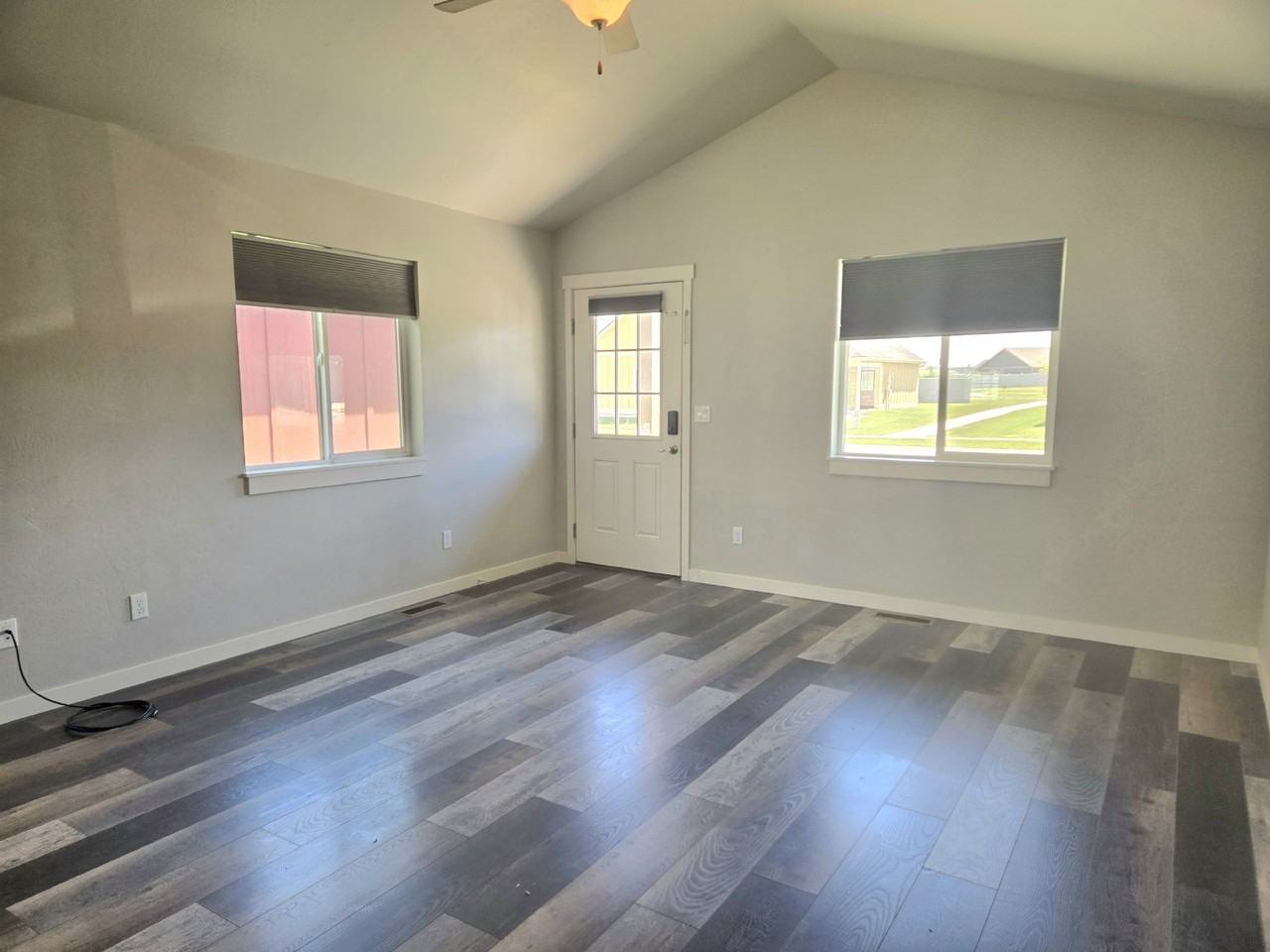 441 Hollyhock Ln - Photo 6 of 17