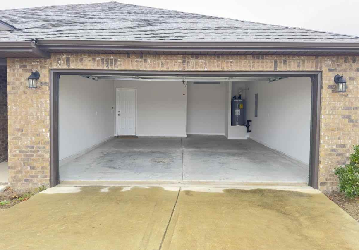 1106 Colonial Dr Sw #NA - Photo 2 of 32