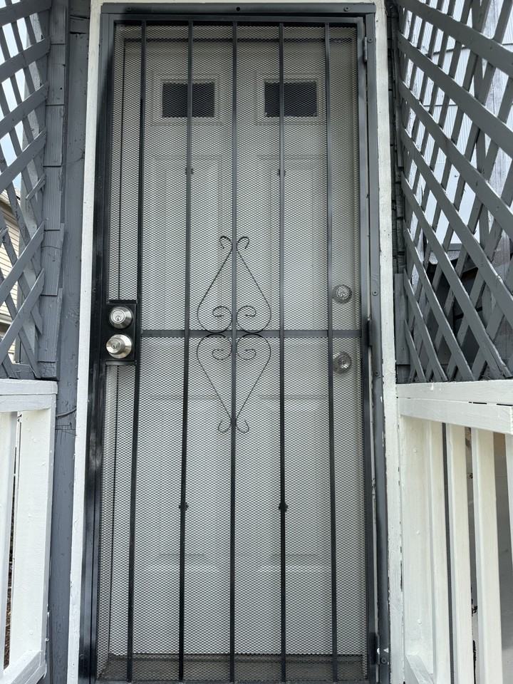 3860 E 72nd St #3 - Photo 3 of 19