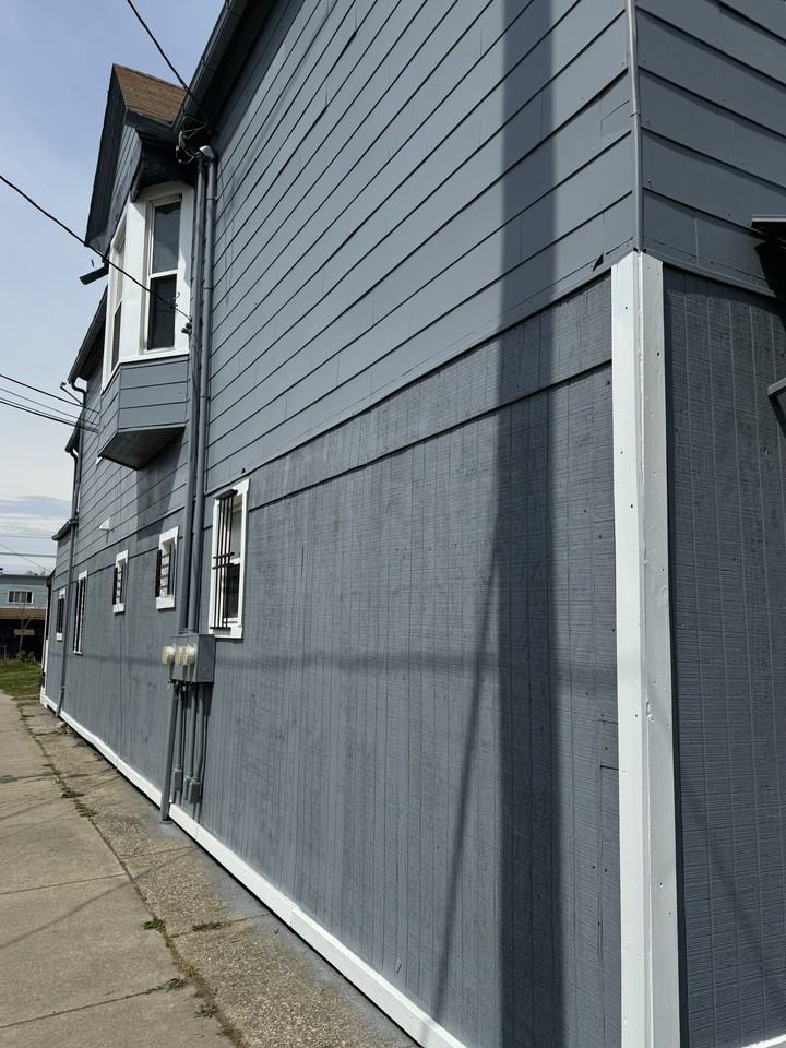 3860 E 72nd St #3 - Photo 5 of 19