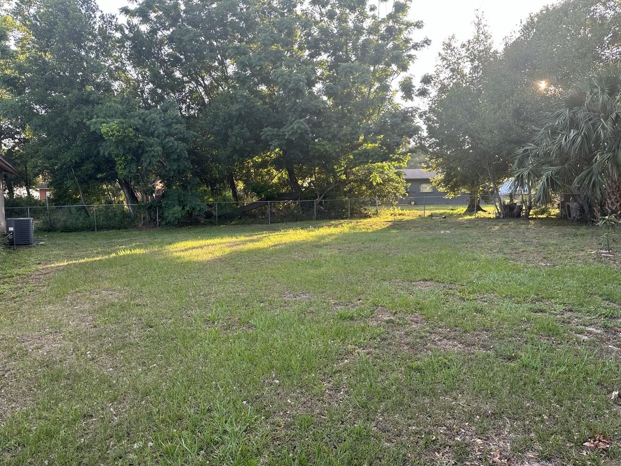 1342 Scott Cir #NA - Photo 2 of 12
