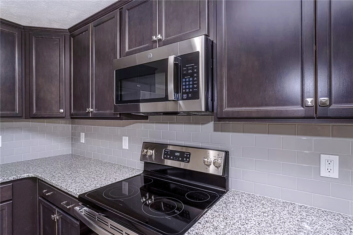 935A Fleetwood Dr #NA - Photo 7 of 21