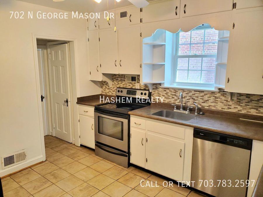 702 N George Mason Dr - Photo 3 of 30