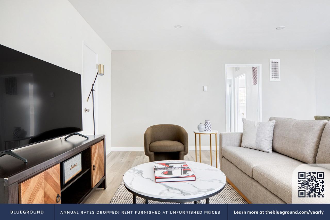 11915 Kling St #513 - Photo 3 of 26