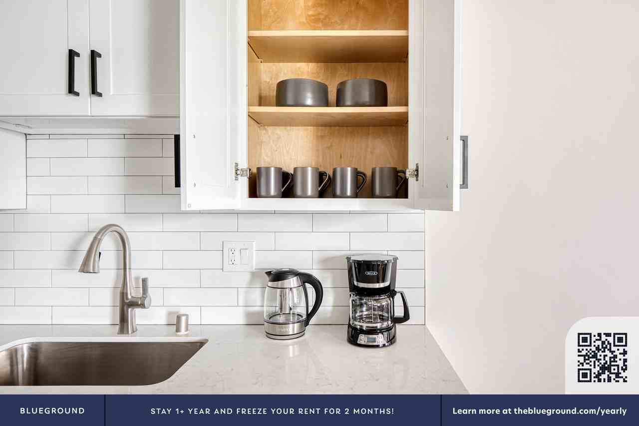 11915 Kling St #513 - Photo 7 of 26