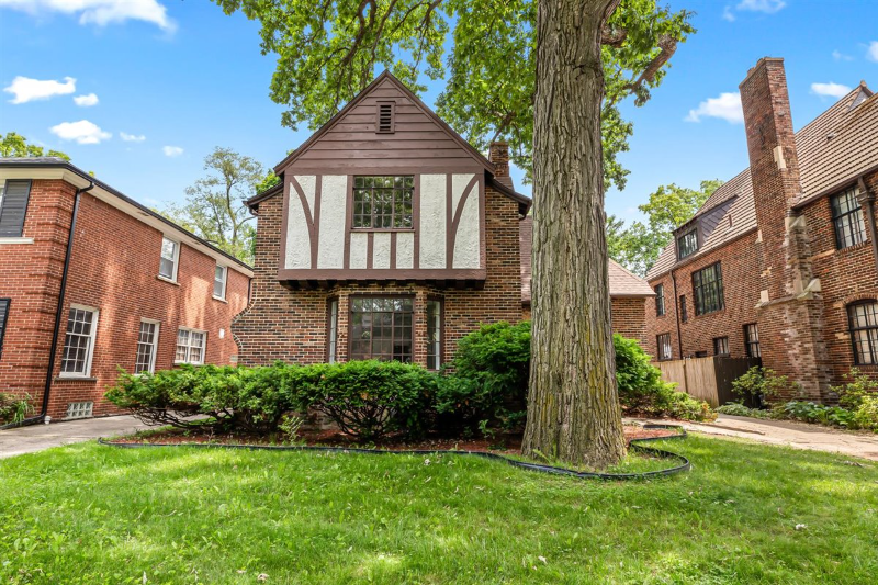 19510 Stratford Rd - Photo 6 of 41