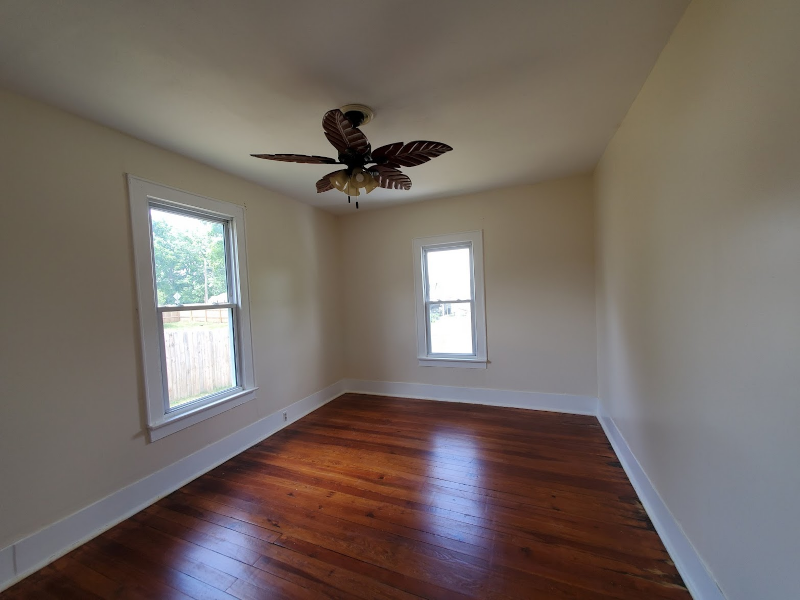 1419 Windsor Ave - Photo 7 of 19