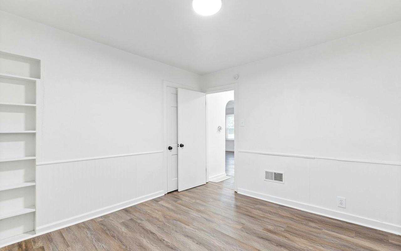 831 Harlan Avenue - Photo 4 of 11