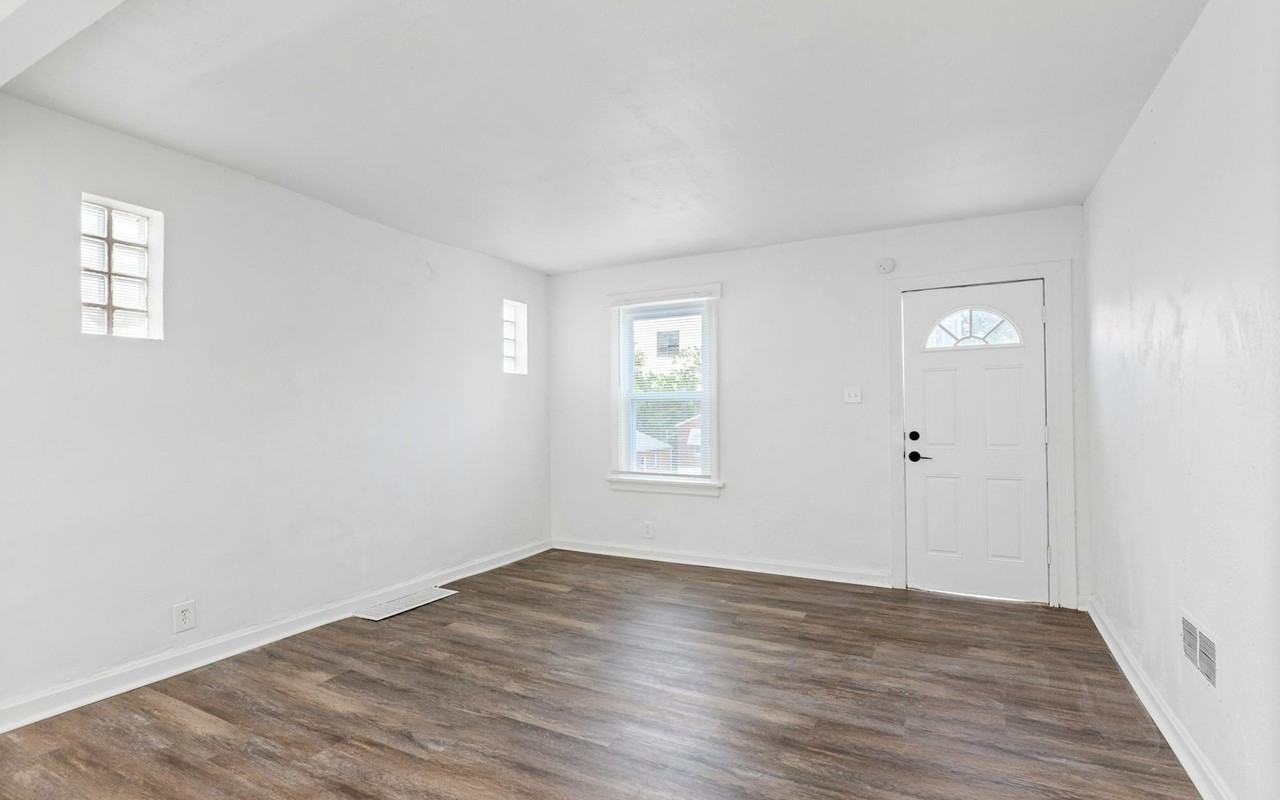 831 Harlan Avenue - Photo 6 of 11