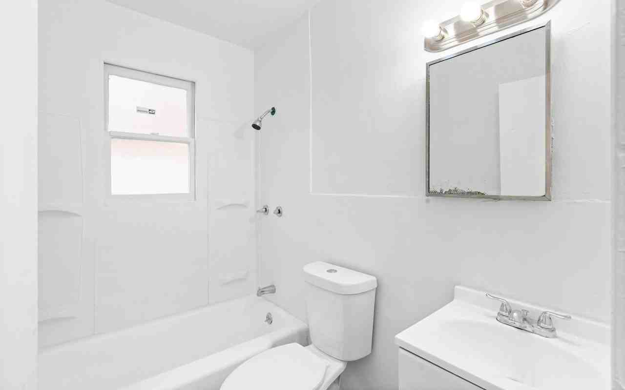 831 Harlan Avenue - Photo 7 of 11