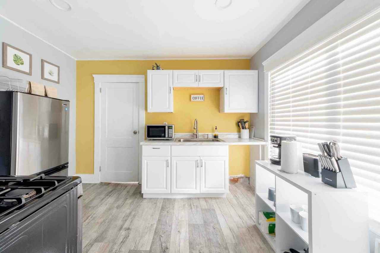 8614 Vineyard Avenue, Unit A - Photo 3 of 8