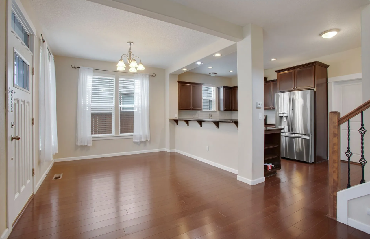 253 Northeast Sloane Way - Photo 7 of 22