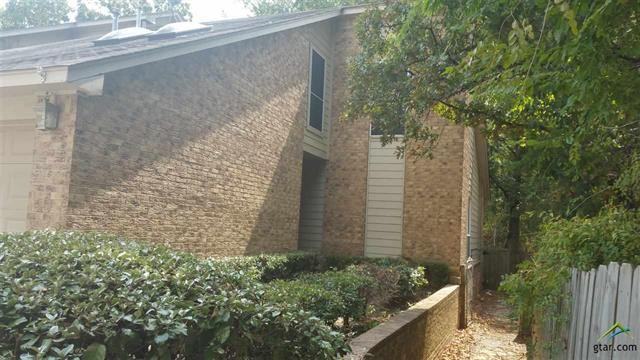 2003 Villa Drive - Photo 3 of 7