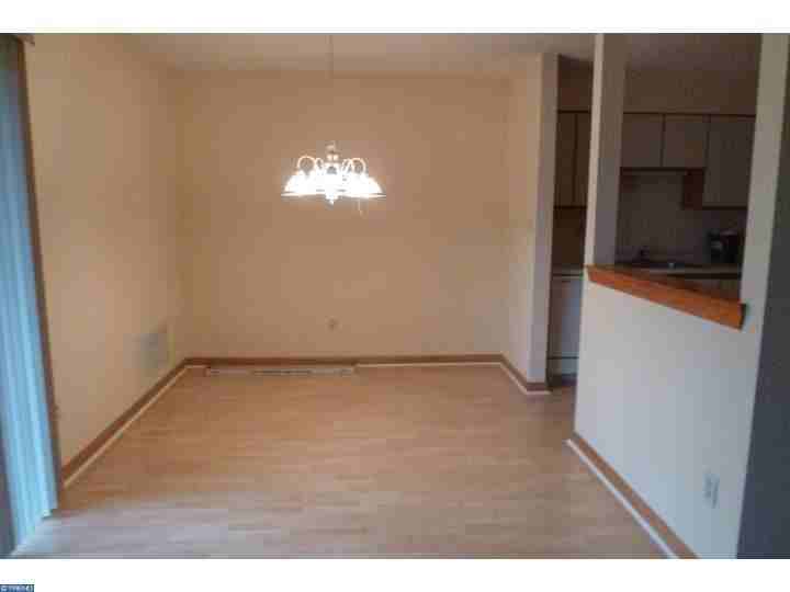 218 Wyndham Pl - Photo 3 of 13