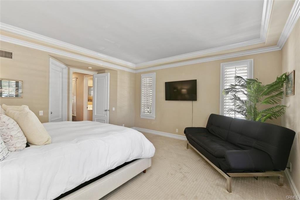 3241 Rimcrest Cir - Photo 3 of 8