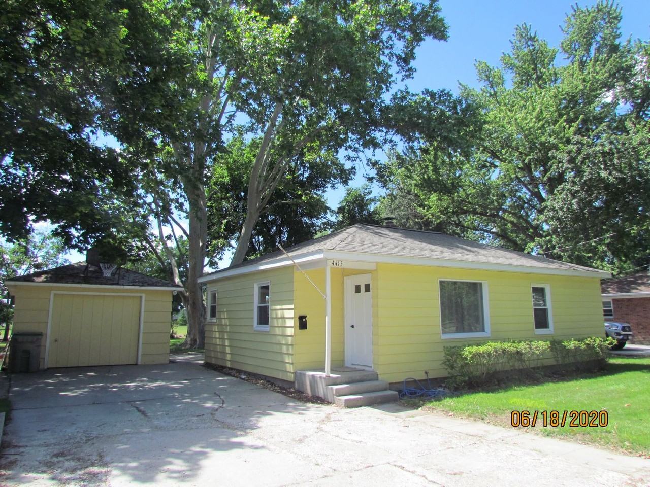 4415 W Bethel St - Photo 2 of 35