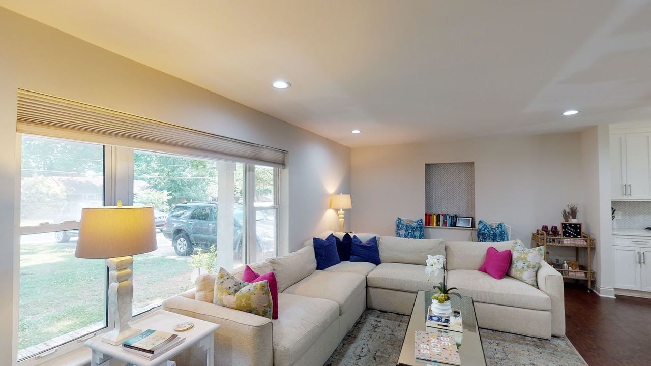 1329 Mockingbird Ln - Photo 6 of 40