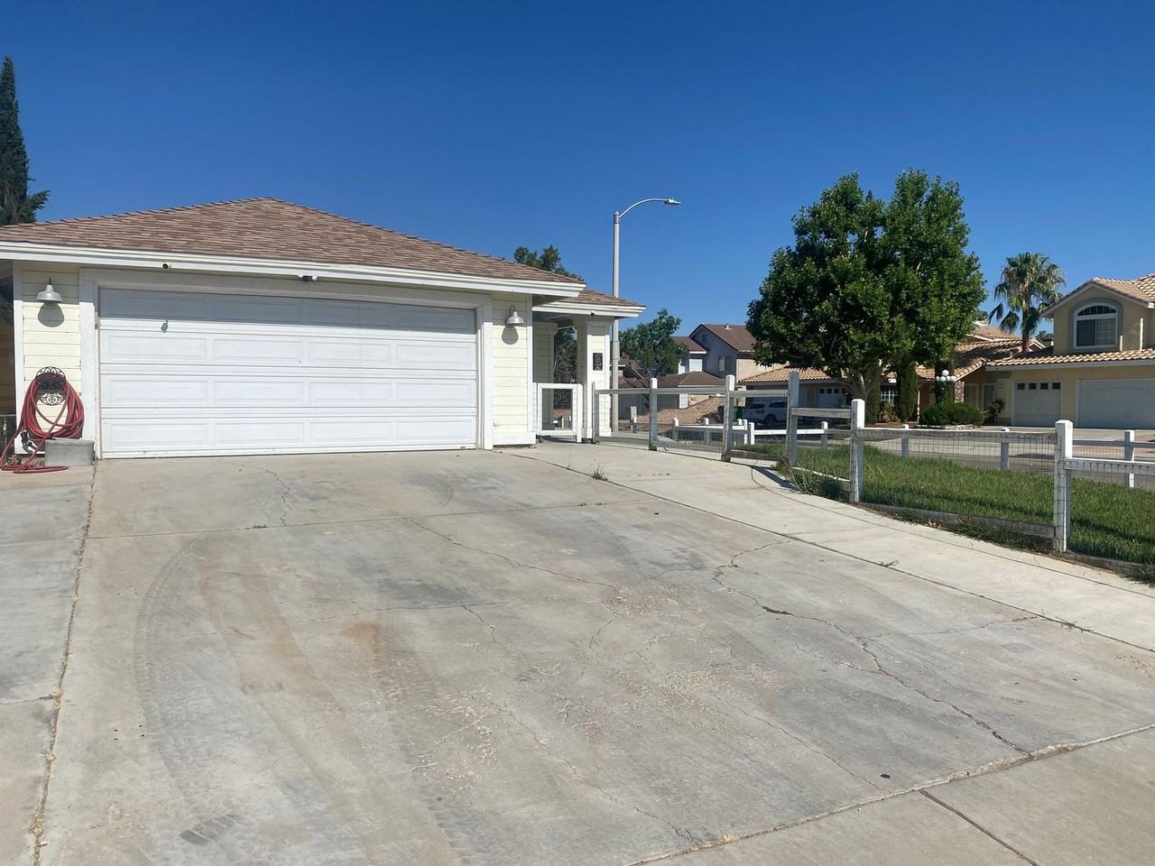 44961 16th St E - Photo 2 of 16