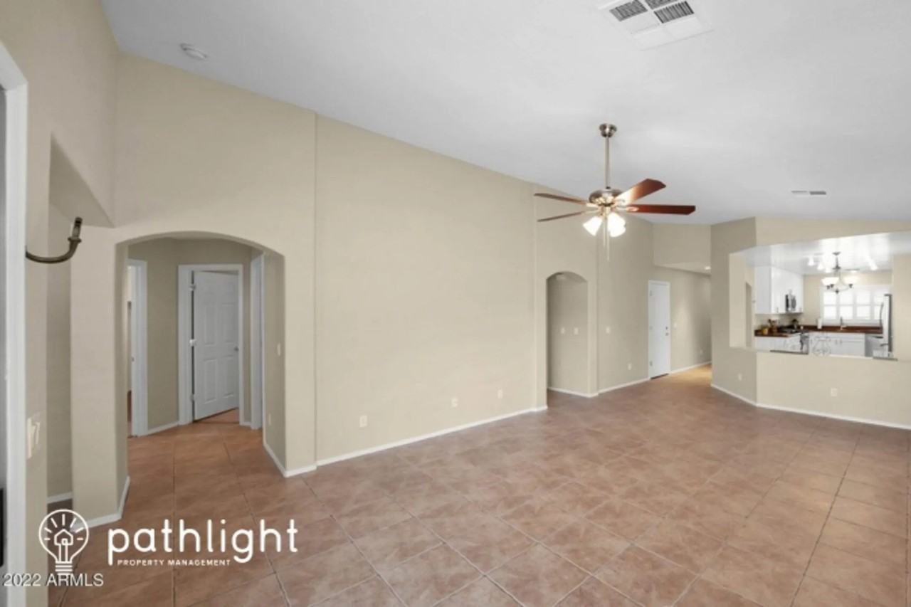 7221 W Williams St - Photo 2 of 11