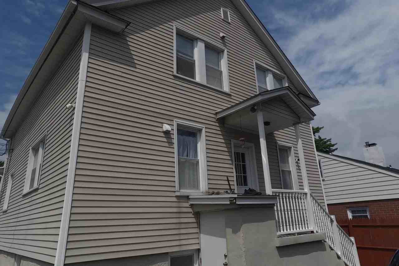 296 Alexander Ave - Photo 2 of 10