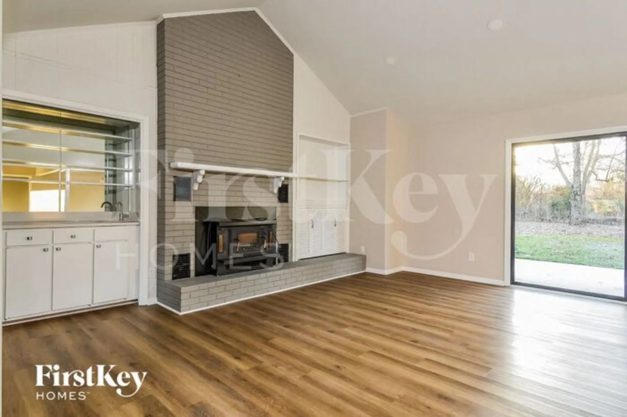 4113 Oak Hollow Dr - Photo 3 of 14