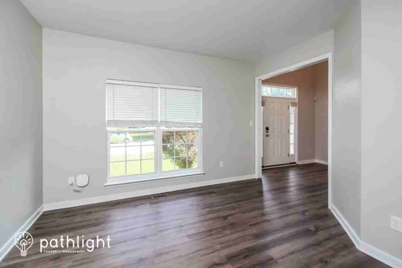 6607 Regal Grove Dr - Photo 2 of 18
