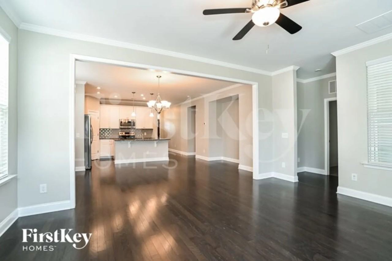 112 Keats Aly - Photo 3 of 16