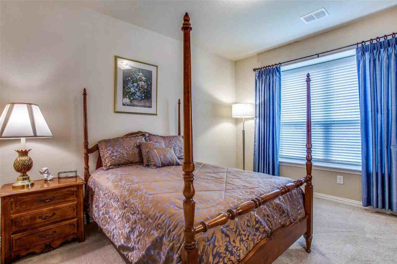 4216 Hialeah Dr - Photo 2 of 3