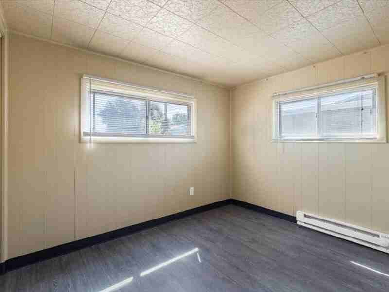910 Winslow Ave - Photo 7 of 11