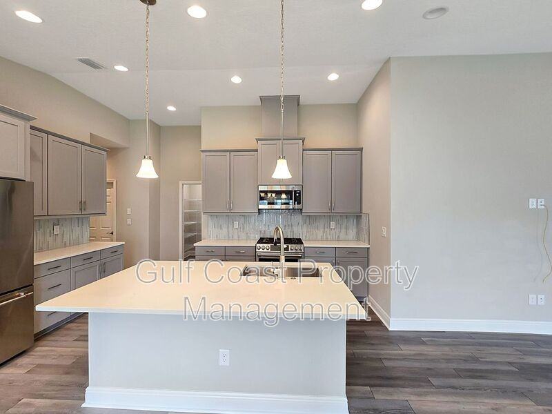 12554 Oak Hill Way - Photo 2 of 35