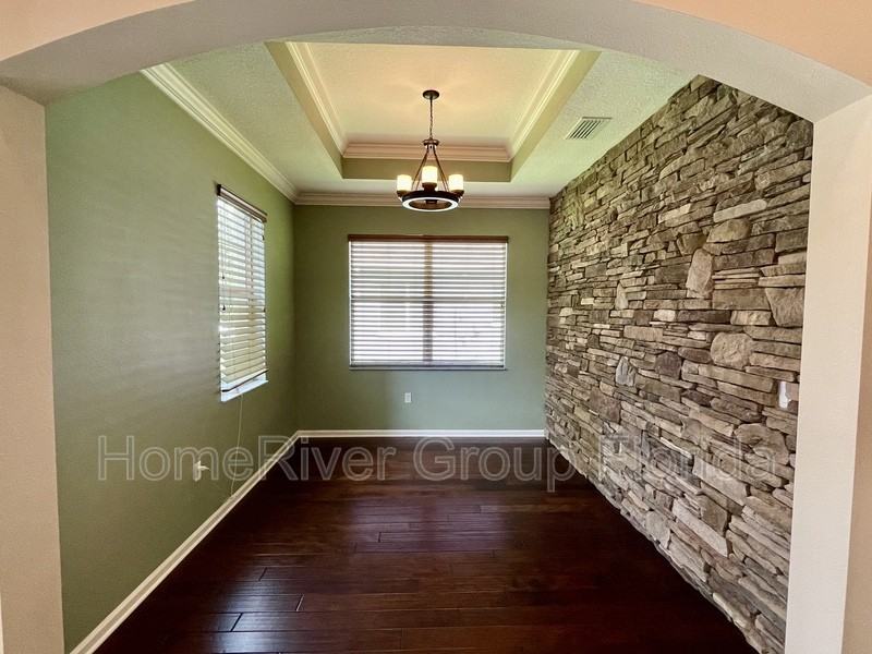 19211 Sunset Bay Dr - Photo 3 of 32