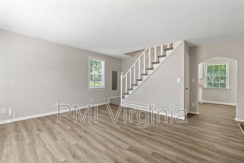 5368 E Princess Anne Rd - Photo 3 of 31