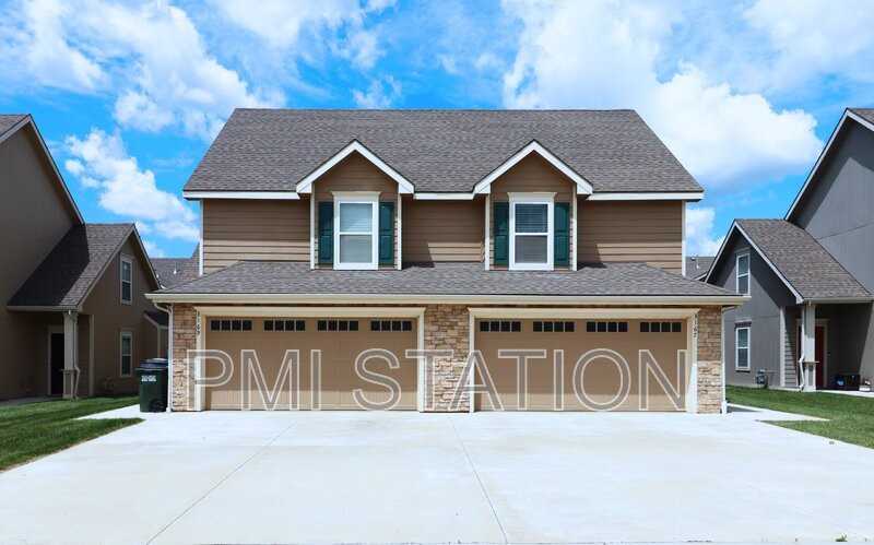 3169 Charlotte Ln - Photo 3 of 33