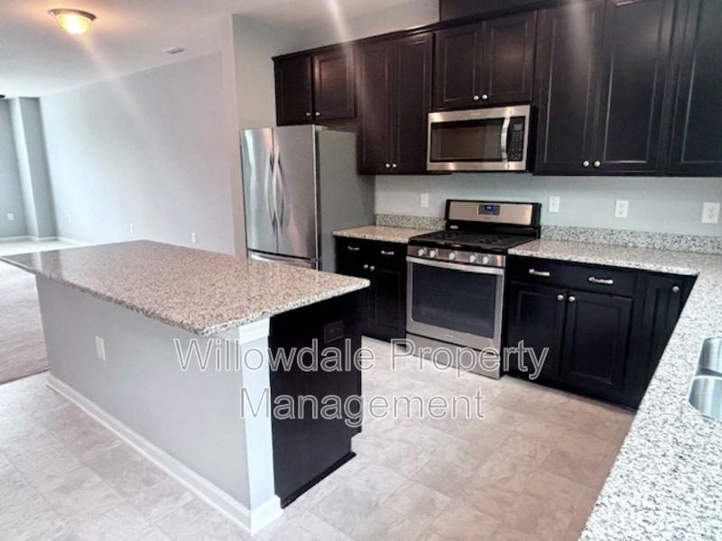 6002 Kentworth Dr - Photo 7 of 28