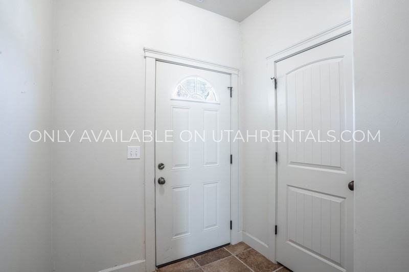 278 E Cascade Ct - Photo 4 of 25