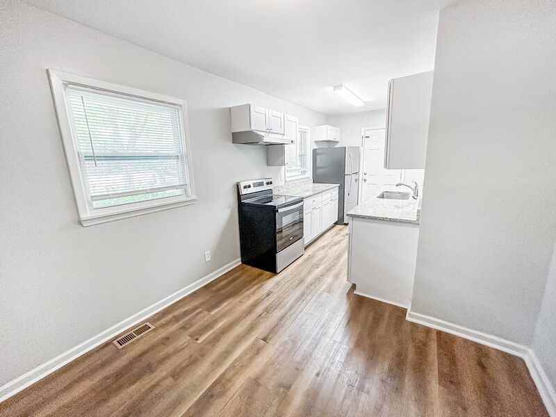 709 Thera Dr - Photo 2 of 15