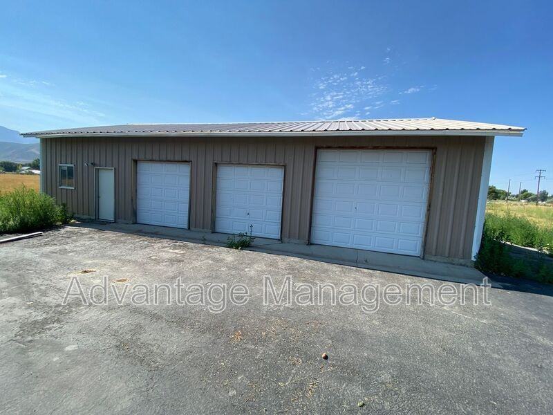 1235 Sw - Photo 4 of 27
