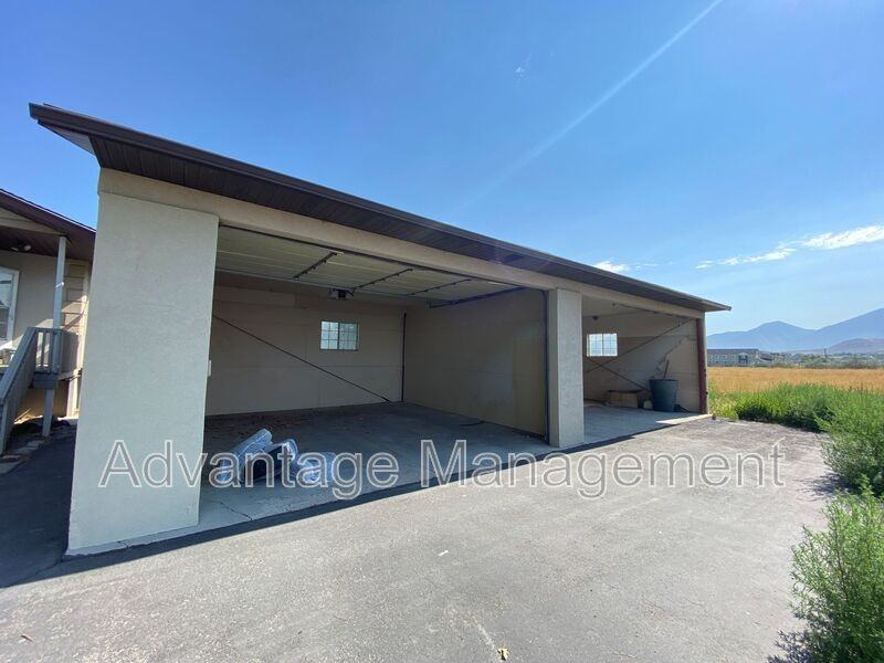 1235 Sw - Photo 6 of 27
